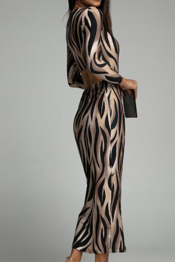 Well Tailored Dress with a Graceful Silhouette