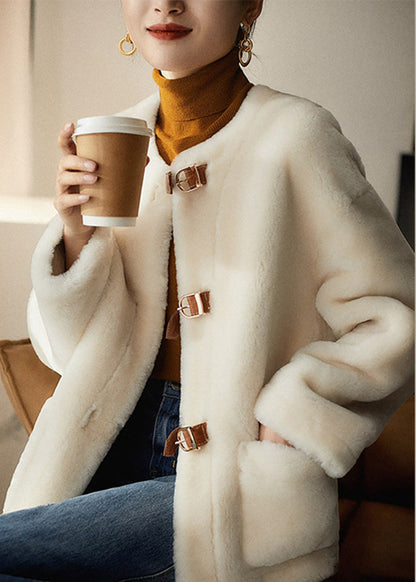 Beautifully Finished Coat in a Timeless Design