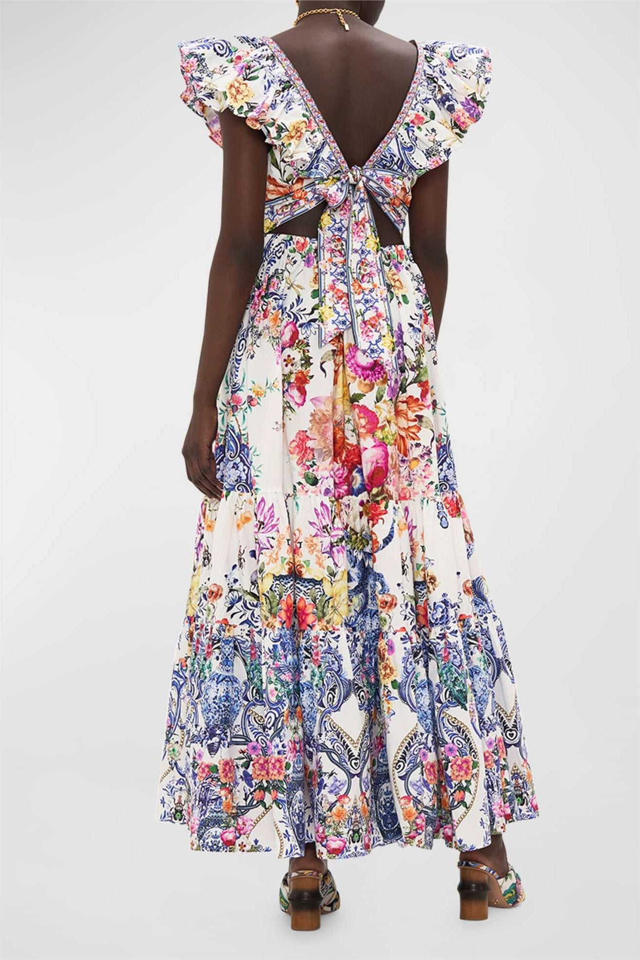Effortlessly Elegant Dress with a Timeless Design