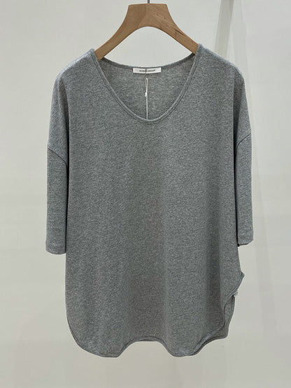 Well Tailored T-Shirt with a Graceful Silhouette