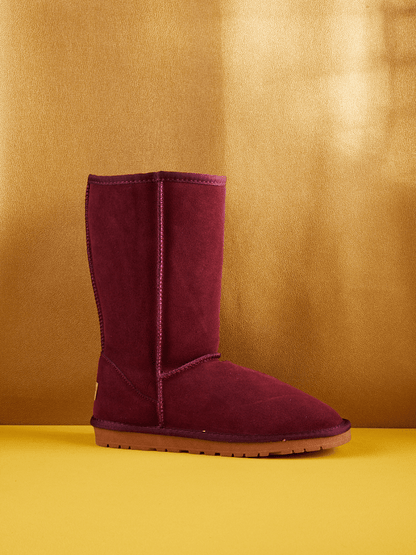 Effortlessly Elegant Boots with a Timeless Design