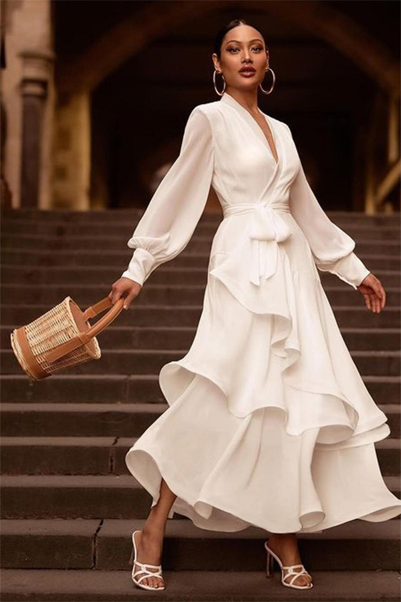 Beautifully Finished Dress in a Timeless Design