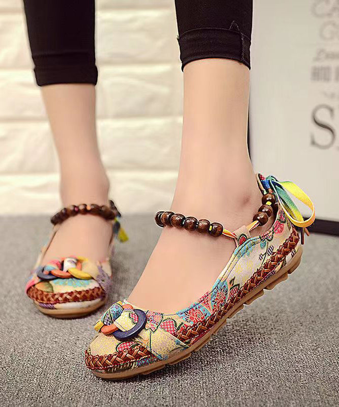 Effortlessly Elegant Shoes with a Timeless Design
