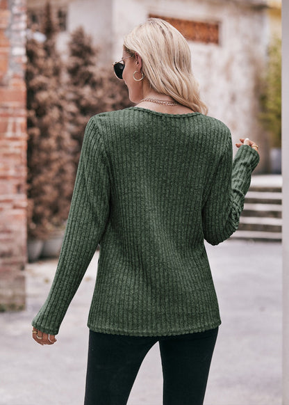 Well Tailored T-Shirt with a Graceful Silhouette