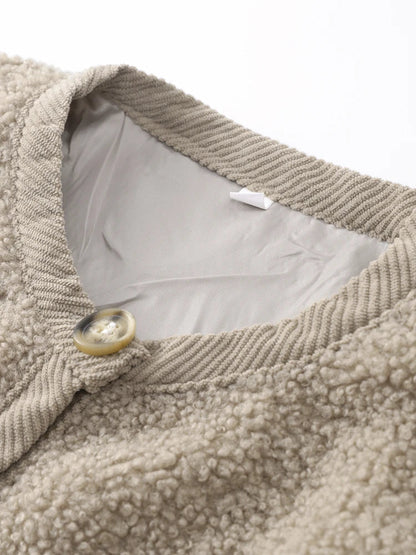 Well Tailored Cardigan with a Graceful Silhouette