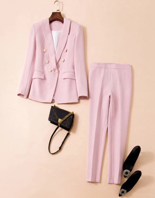 Effortlessly Elegant Garment with a Timeless Design