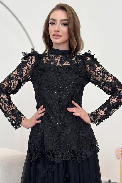 Beautifully Crafted Dress in a Classic Style