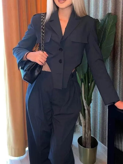 Well Tailored Pants with a Graceful Silhouette