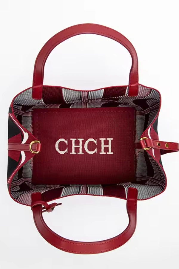 Well Tailored Bag with a Graceful Silhouette