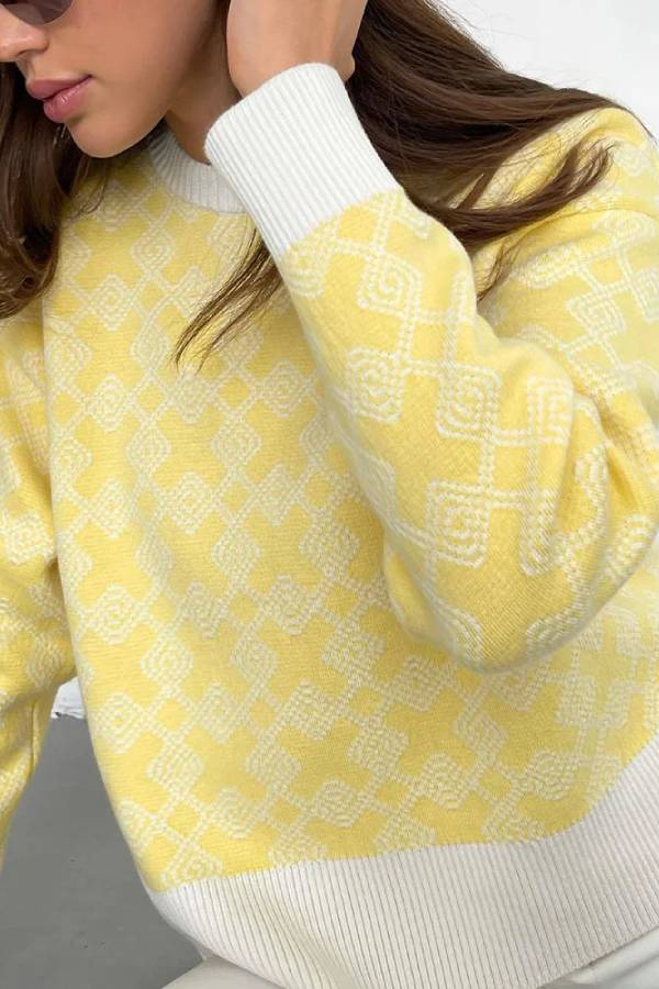 Elegantly Styled Sweater for Everyday Wear