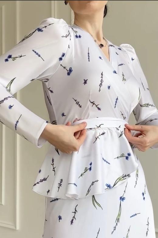 Sophisticated Blouse with a Clean Classic Look