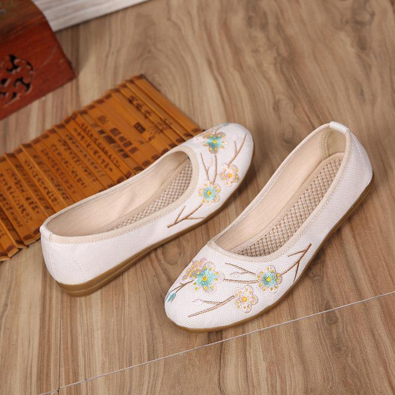 A Vintage Style Shoes with Delicate Timeless Details