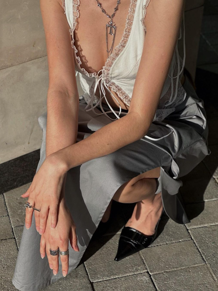Beautifully Finished Garment in a Timeless Design
