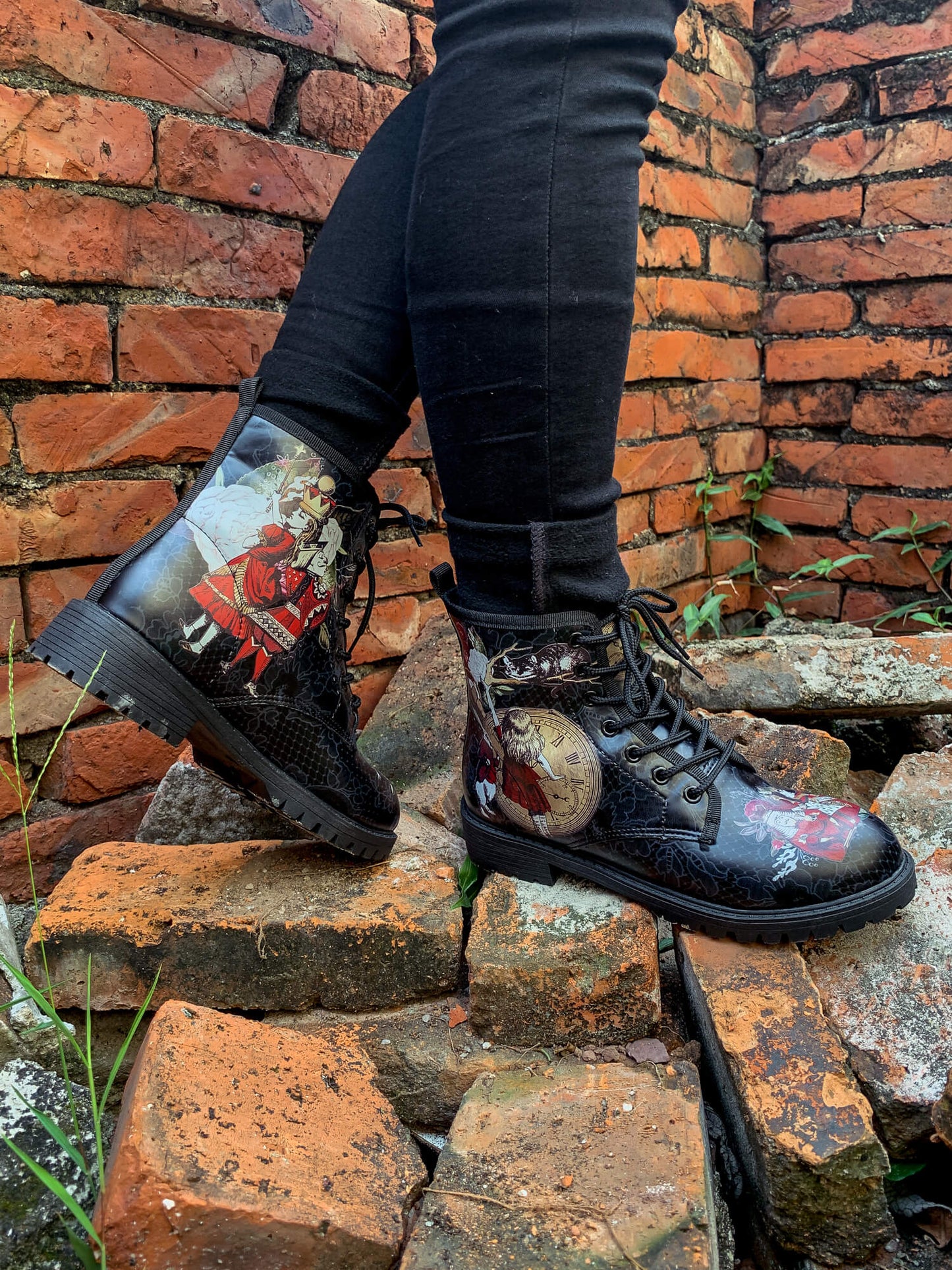 Well Tailored Boots with a Graceful Silhouette