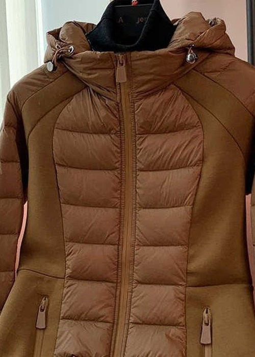 Beautifully Finished Coat in a Timeless Design