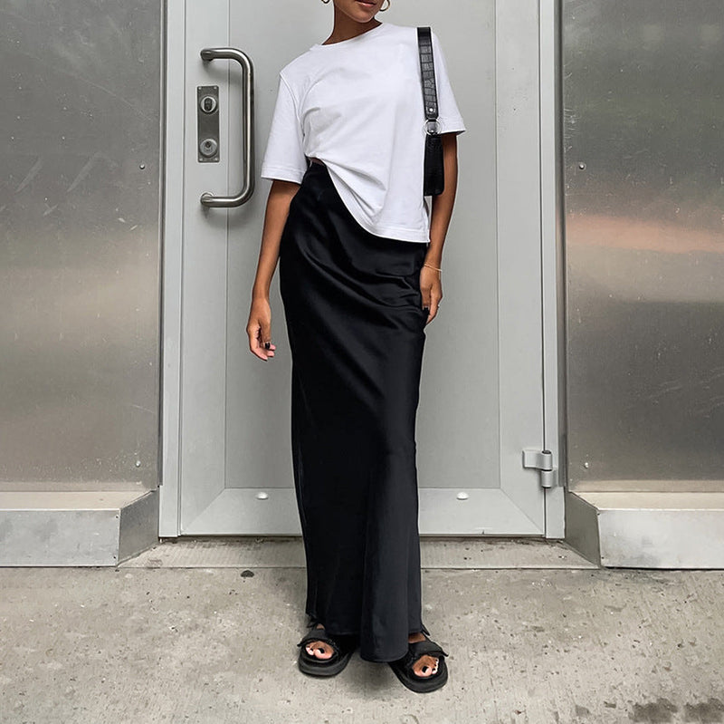 Effortlessly Elegant Garment with a Timeless Design