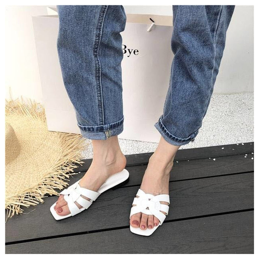 Elegantly Styled Sandals for Everyday Wear