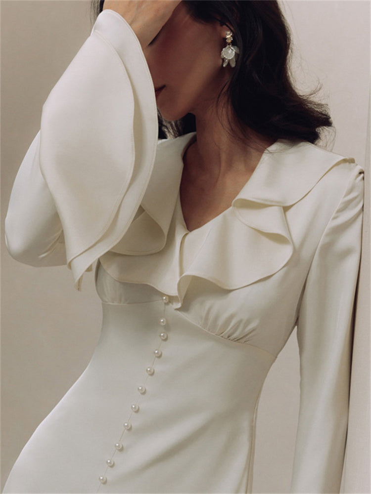Effortlessly Elegant Dress with a Timeless Design