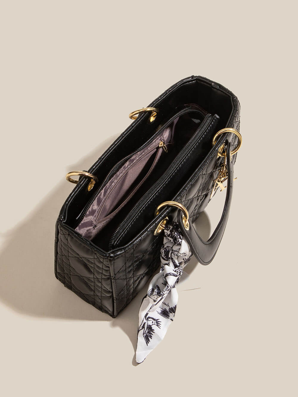 Classic Vintage Bag with a Flattering Fit