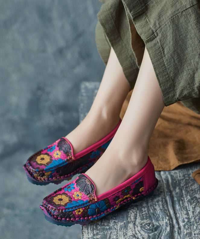 Effortlessly Elegant Shoes with a Timeless Design