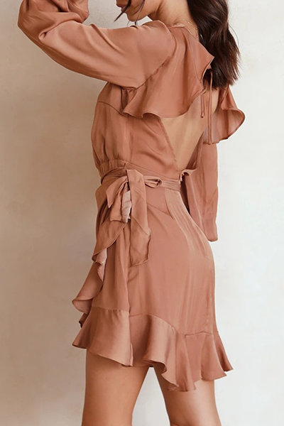 Beautifully Finished Dress in a Timeless Design