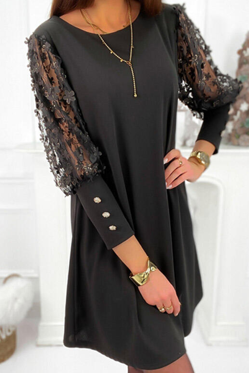 Classic Vintage Dress with a Flattering Fit