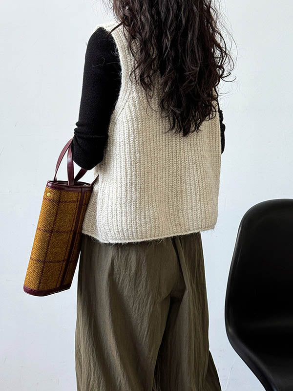 Effortlessly Elegant Top with a Timeless Design