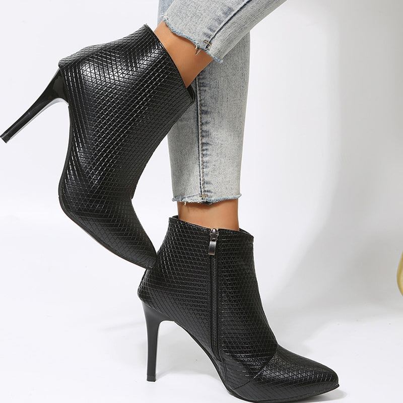 Elegantly Styled Shoes for Everyday Wear
