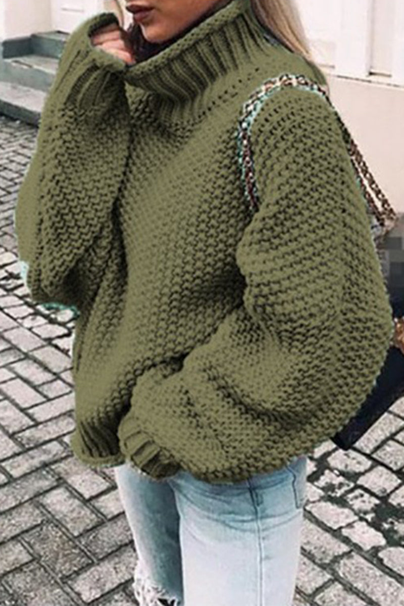 Well Tailored Sweater with a Graceful Silhouette