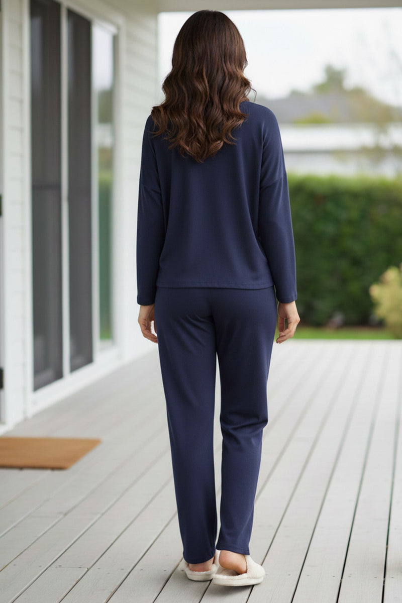 Well Tailored Pullover with a Graceful Silhouette