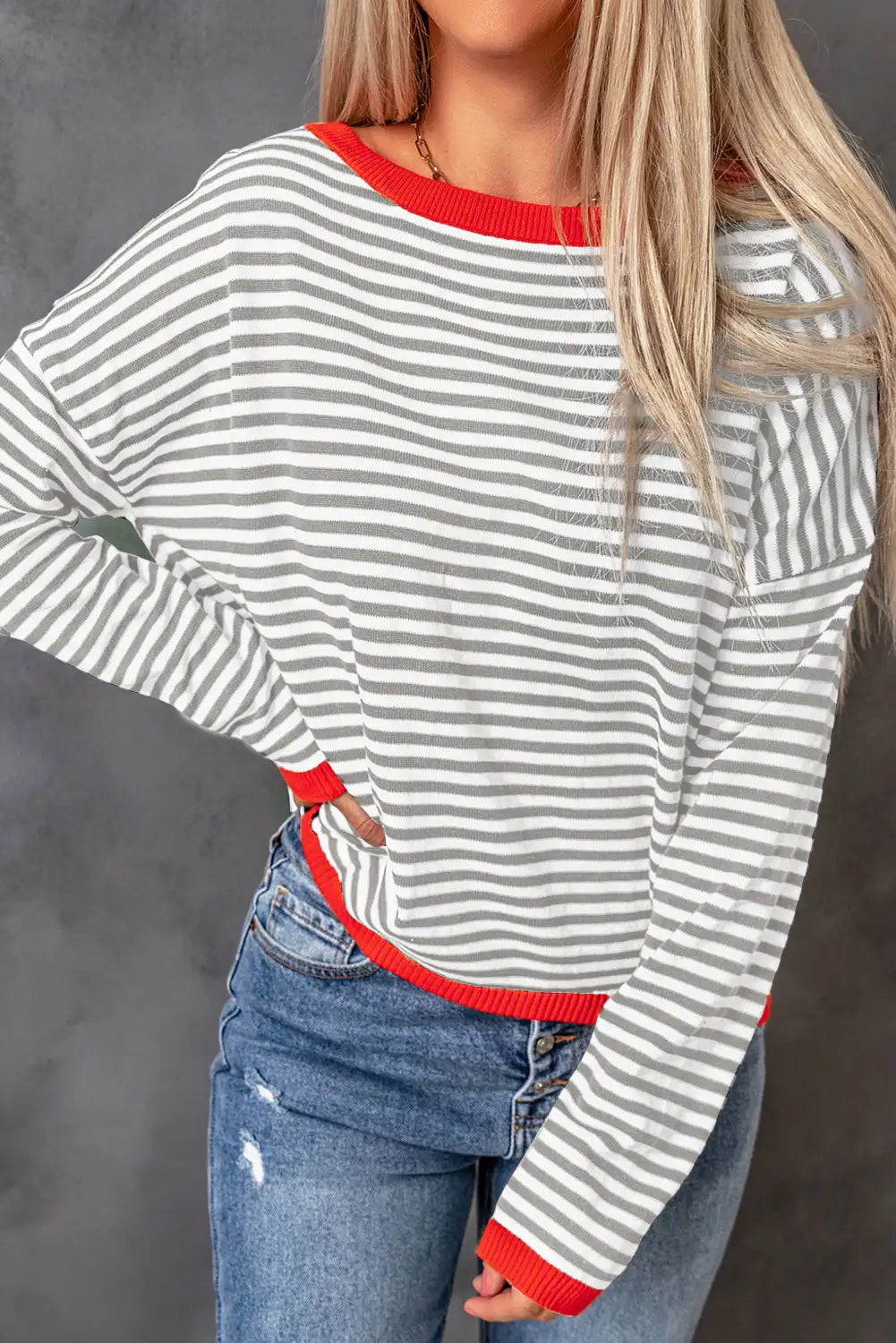 Well Tailored Sweater with a Graceful Silhouette