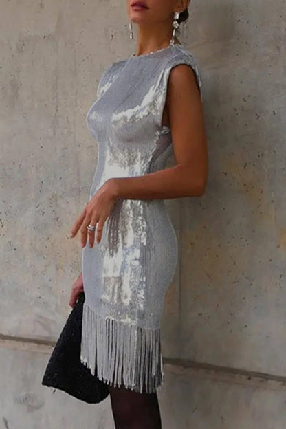 Beautifully Finished Dress in a Timeless Design