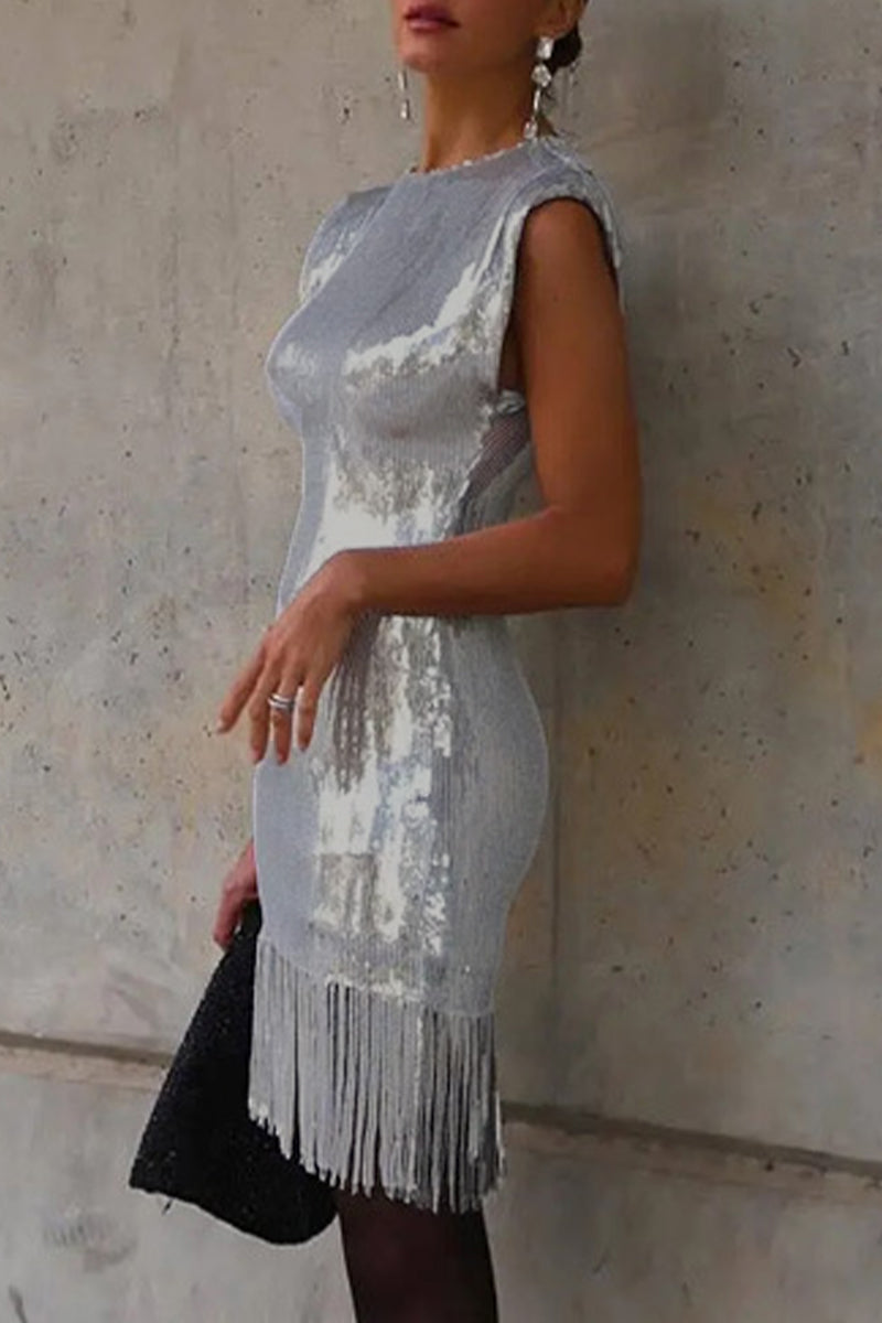 Beautifully Finished Dress in a Timeless Design