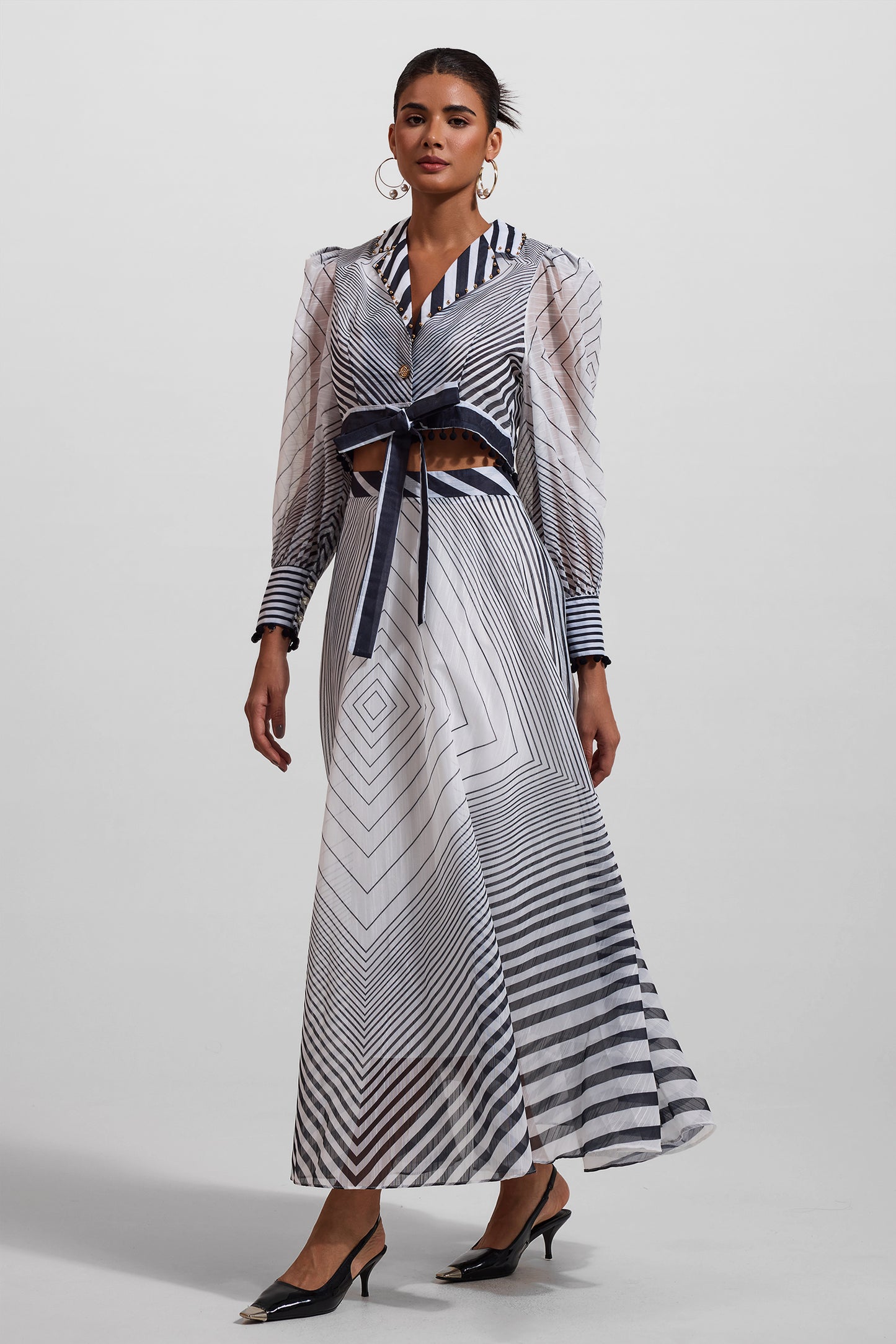 Effortlessly Elegant Top with a Timeless Design