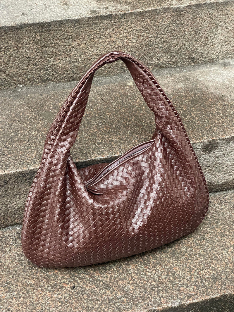 Classic Vintage Bag with a Flattering Fit