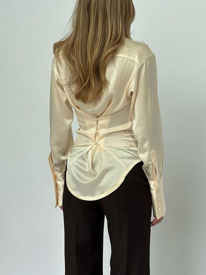 Beautifully Crafted Blouse in a Classic Style
