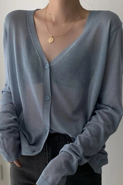 Well Tailored Cardigan with a Graceful Silhouette