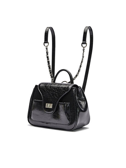 A Vintage Style Bag with Delicate Timeless Details