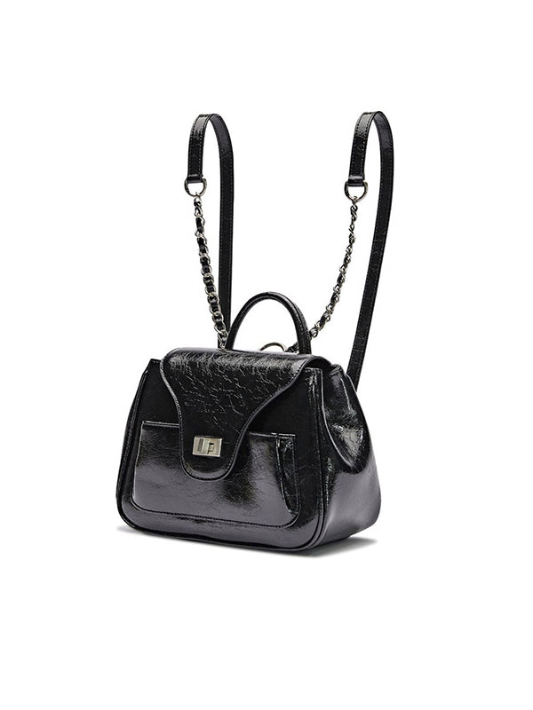 A Vintage Style Bag with Delicate Timeless Details