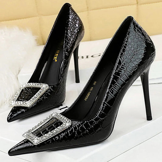 Polished Heels with an Effortless Classic Look