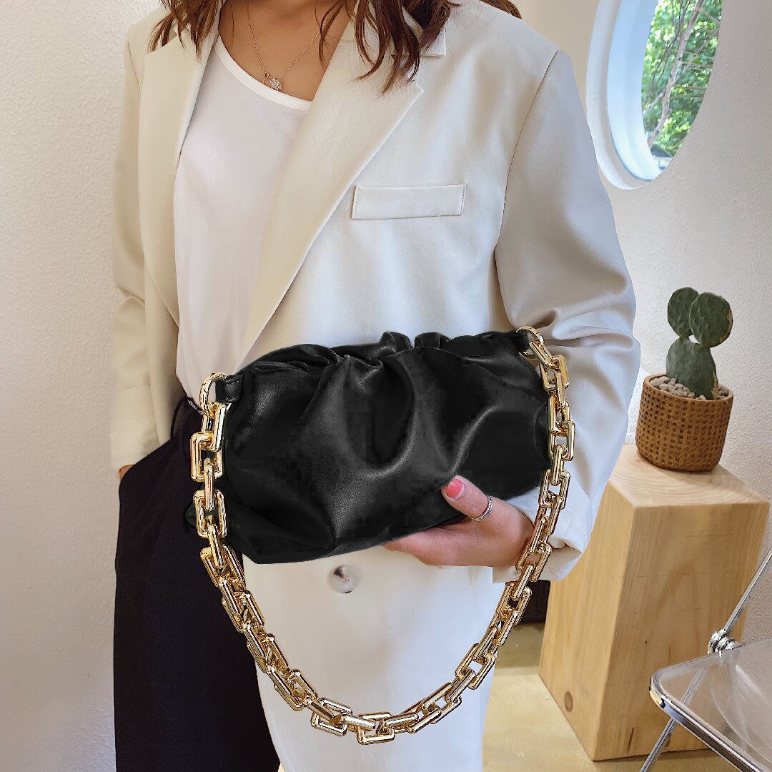 Well Tailored Bag with a Graceful Silhouette