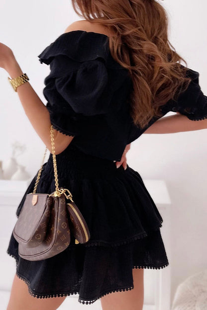 Effortlessly Elegant Dress with a Timeless Design