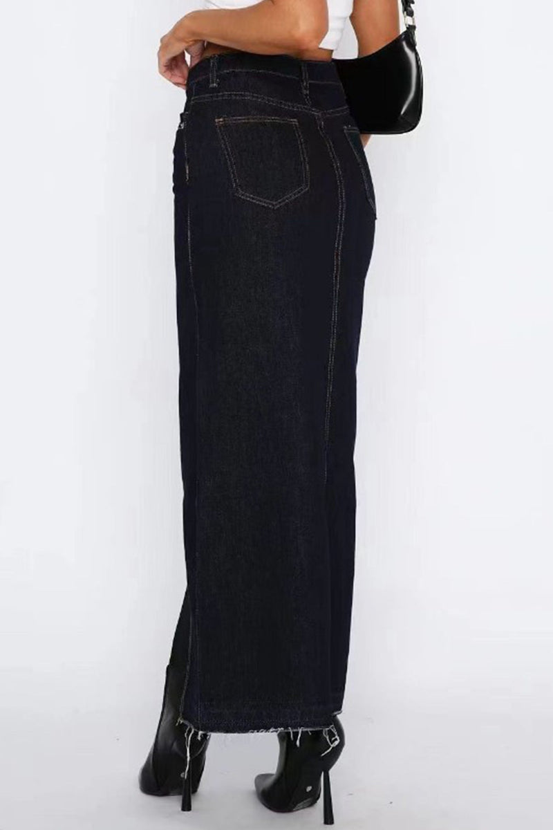 Effortlessly Elegant Garment with a Timeless Design