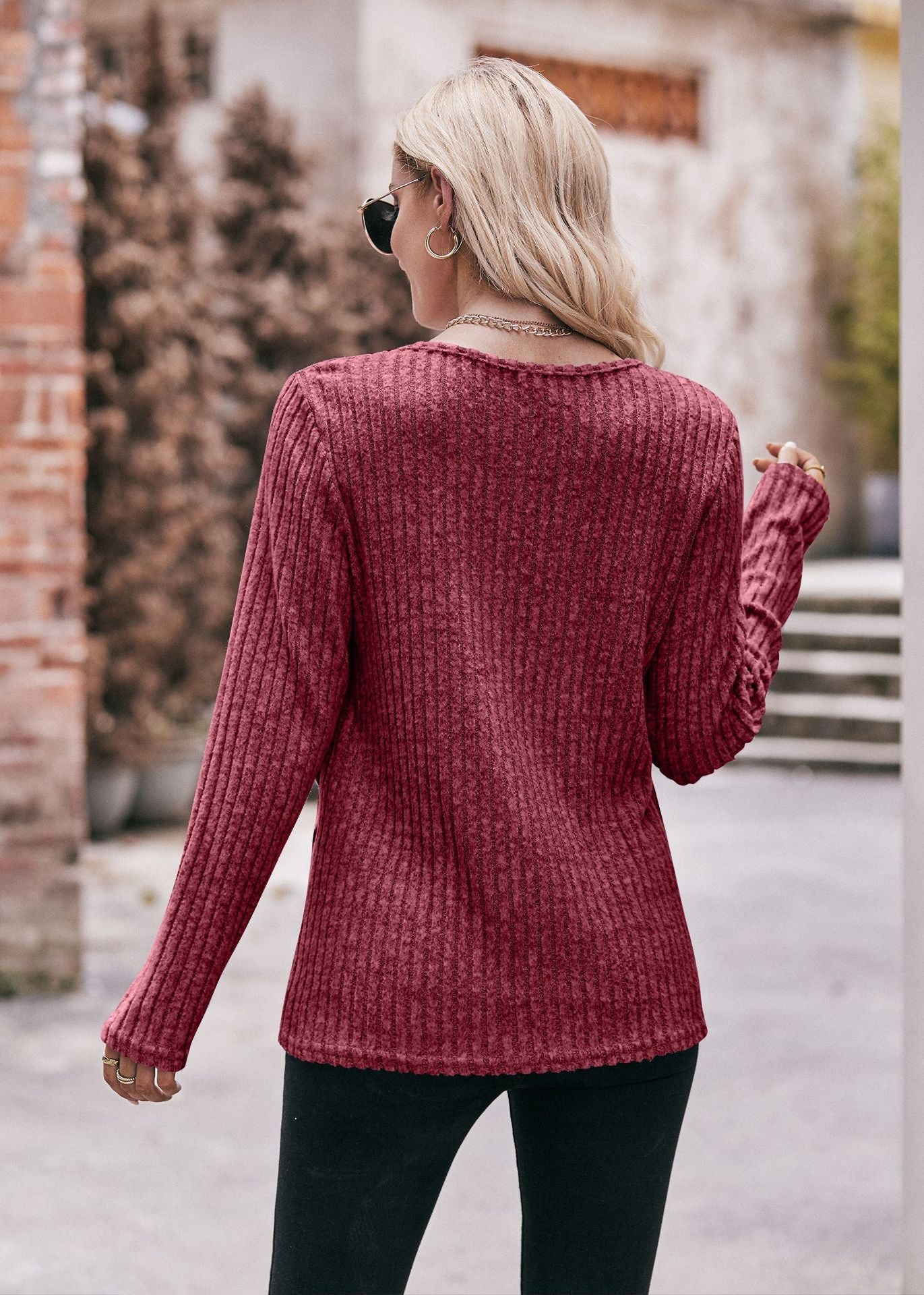 Well Tailored T-Shirt with a Graceful Silhouette