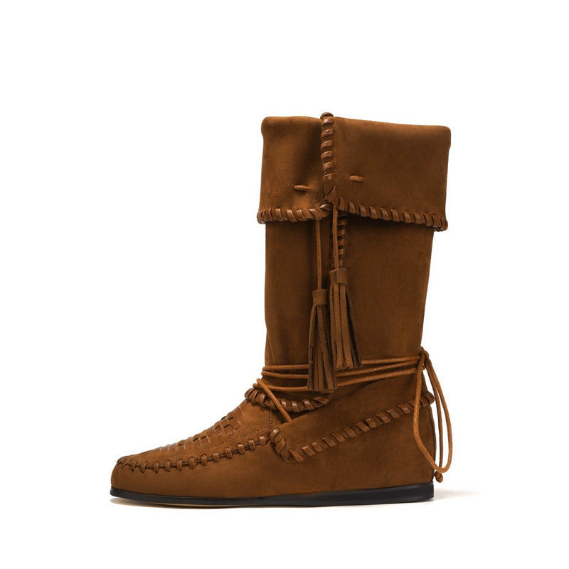 Polished Boots with an Effortless Classic Look