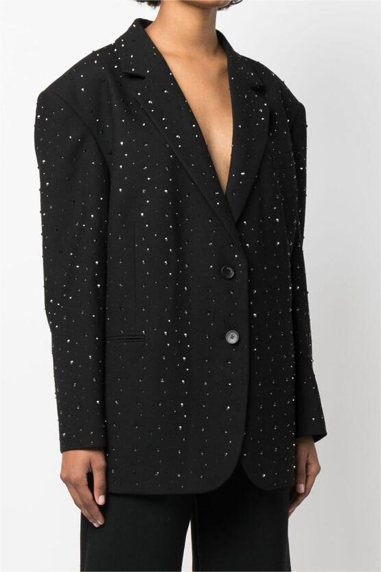 Beautifully Finished Garment in a Timeless Design
