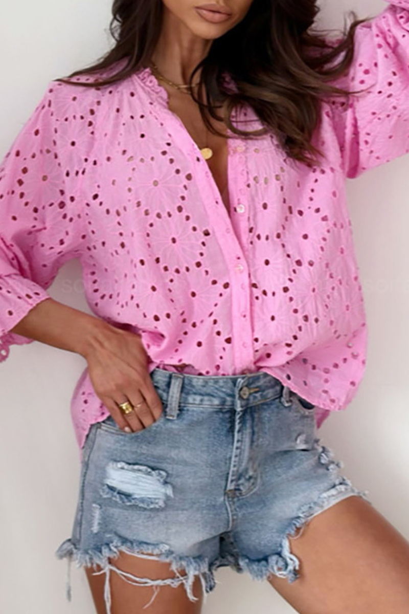 Classic Vintage Blouse with a Flattering Fit