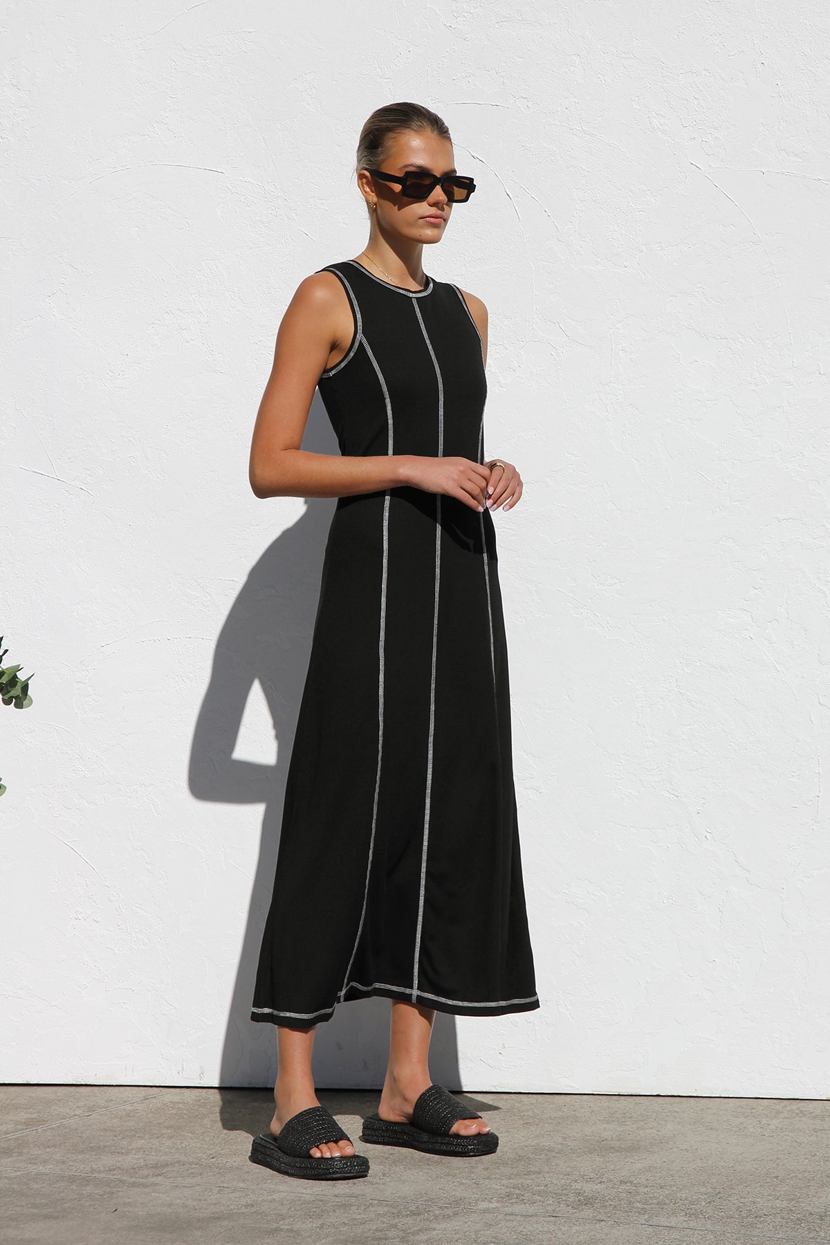 Gracefully Styled Dress for Any Occasion