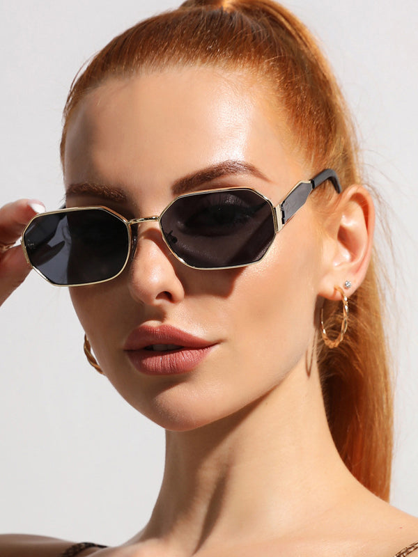 Sophisticated Garment with a Clean Classic Look