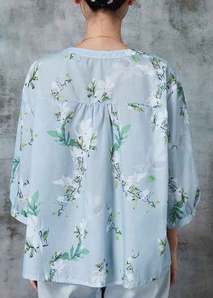 Classic Vintage Blouse with a Flattering Fit